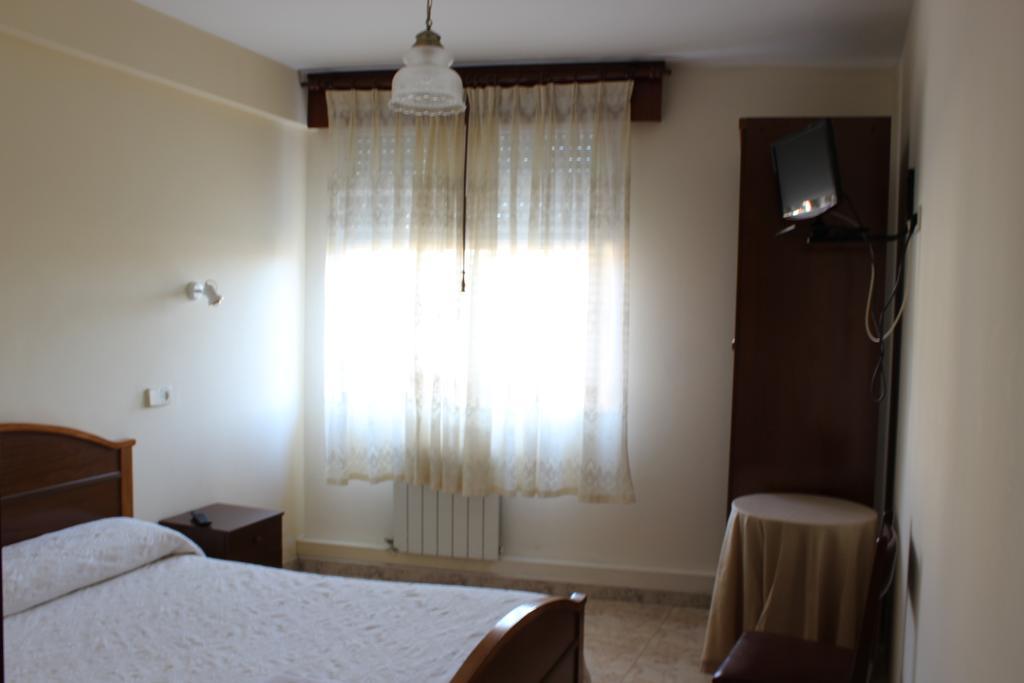 O Cruceiro Hotel Puentedeume Phòng bức ảnh