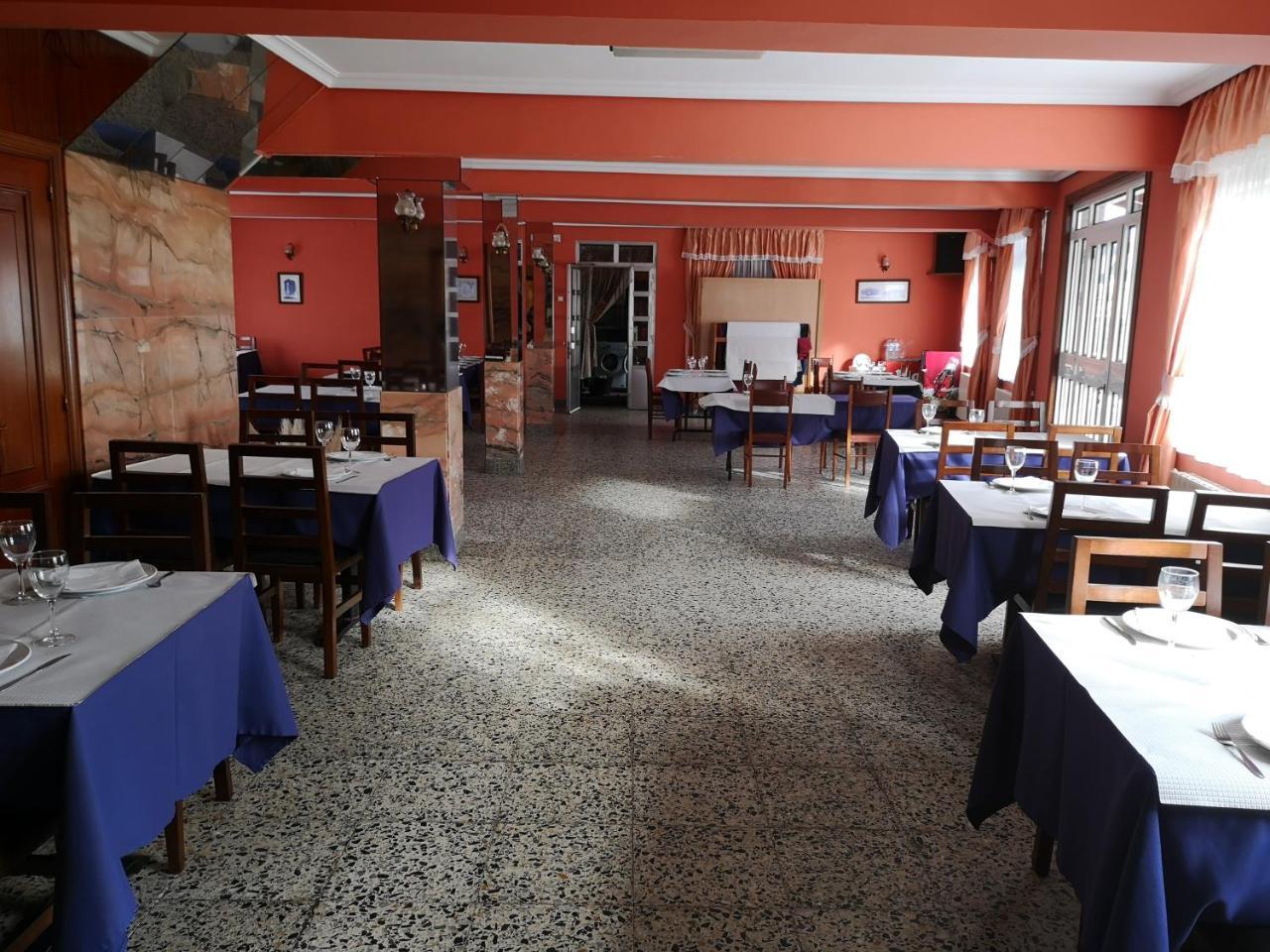 O Cruceiro Hotel Puentedeume Ngoại thất bức ảnh